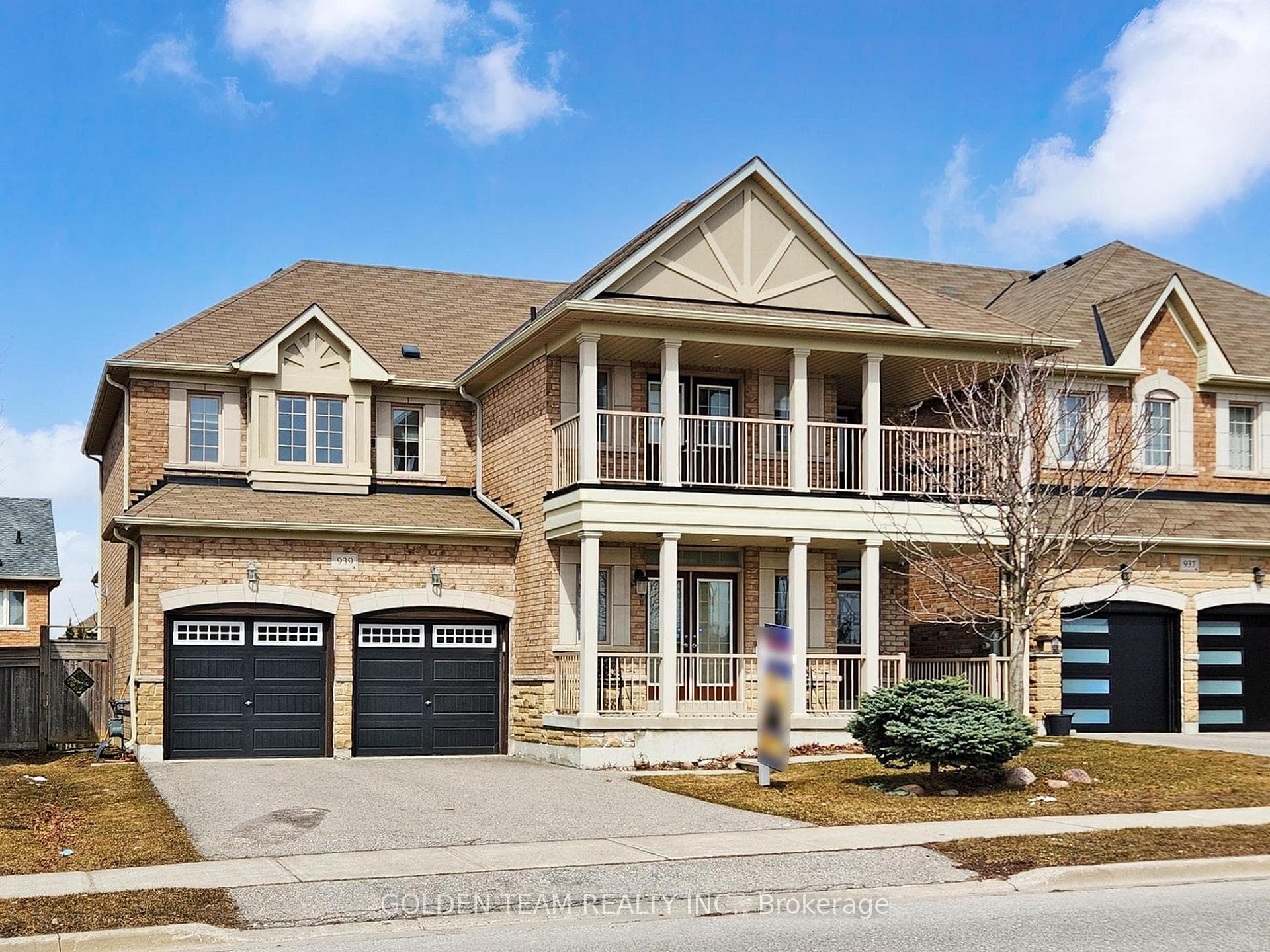 939 Memorial Circle photo 2