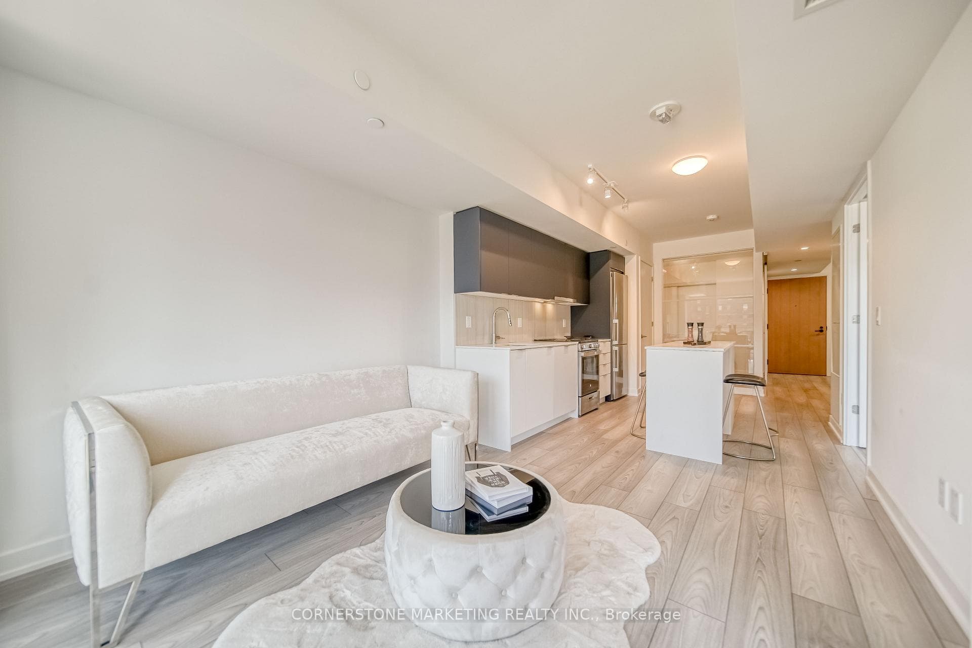 8 Tippett Road Unit 428 photo 19