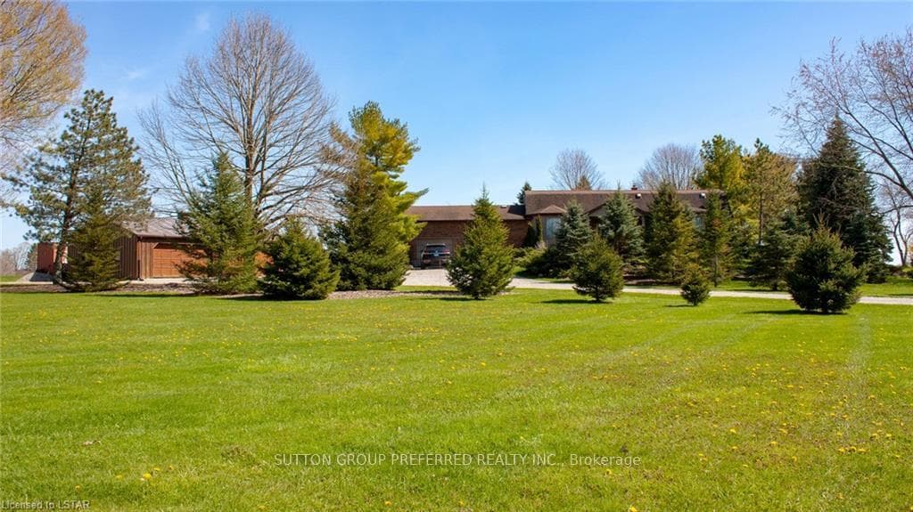 431 AVON Drive photo 3