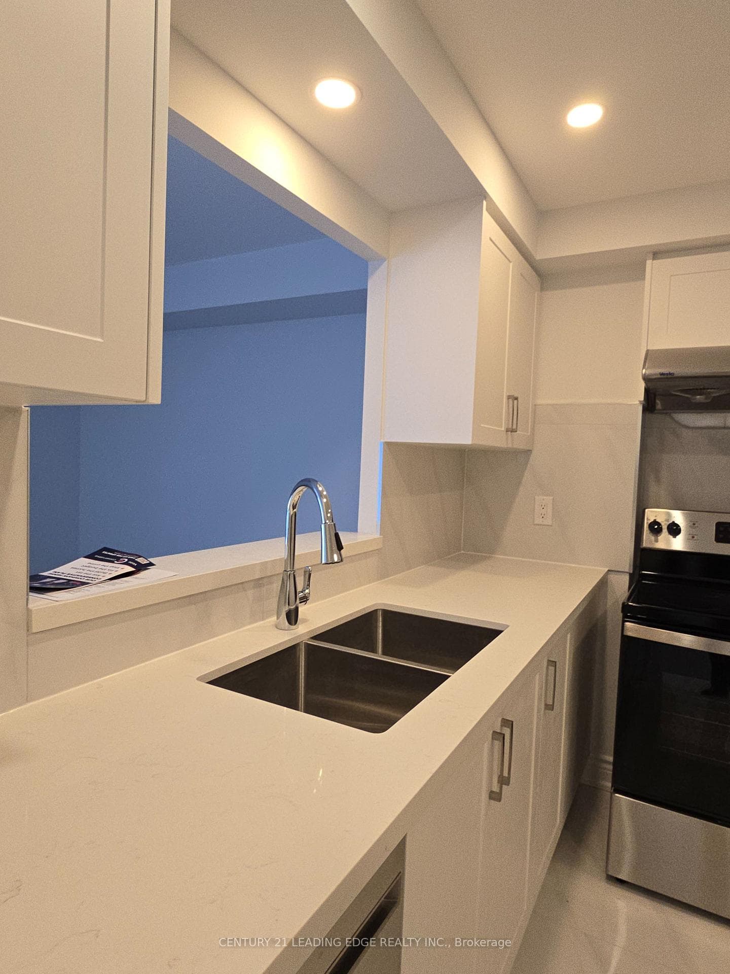 88 Corporate Drive Unit 1107 photo 9