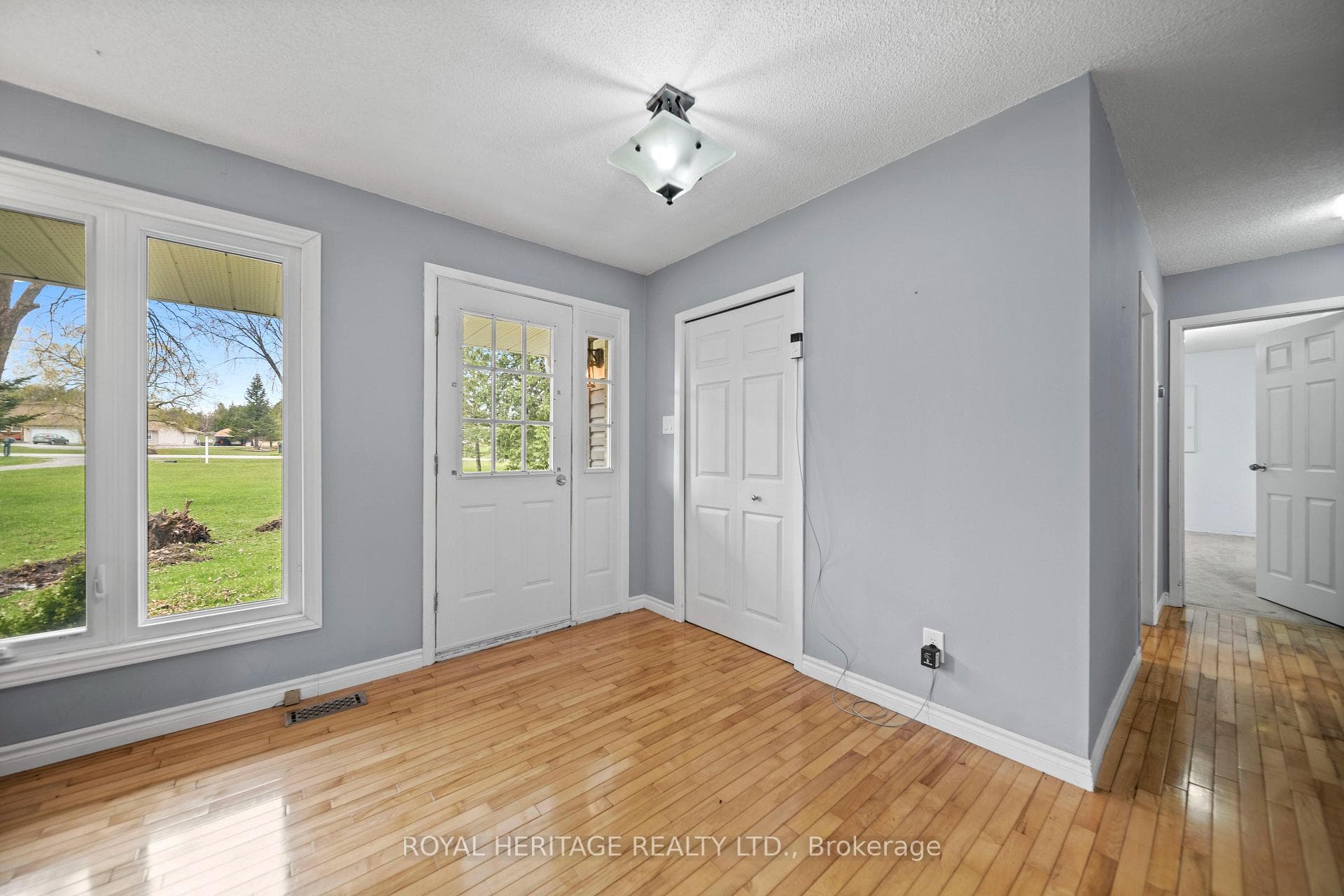 28 Andrew Court photo 6