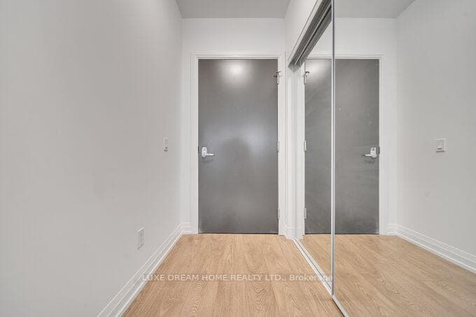 286 Main Street Unit 810 photo 13