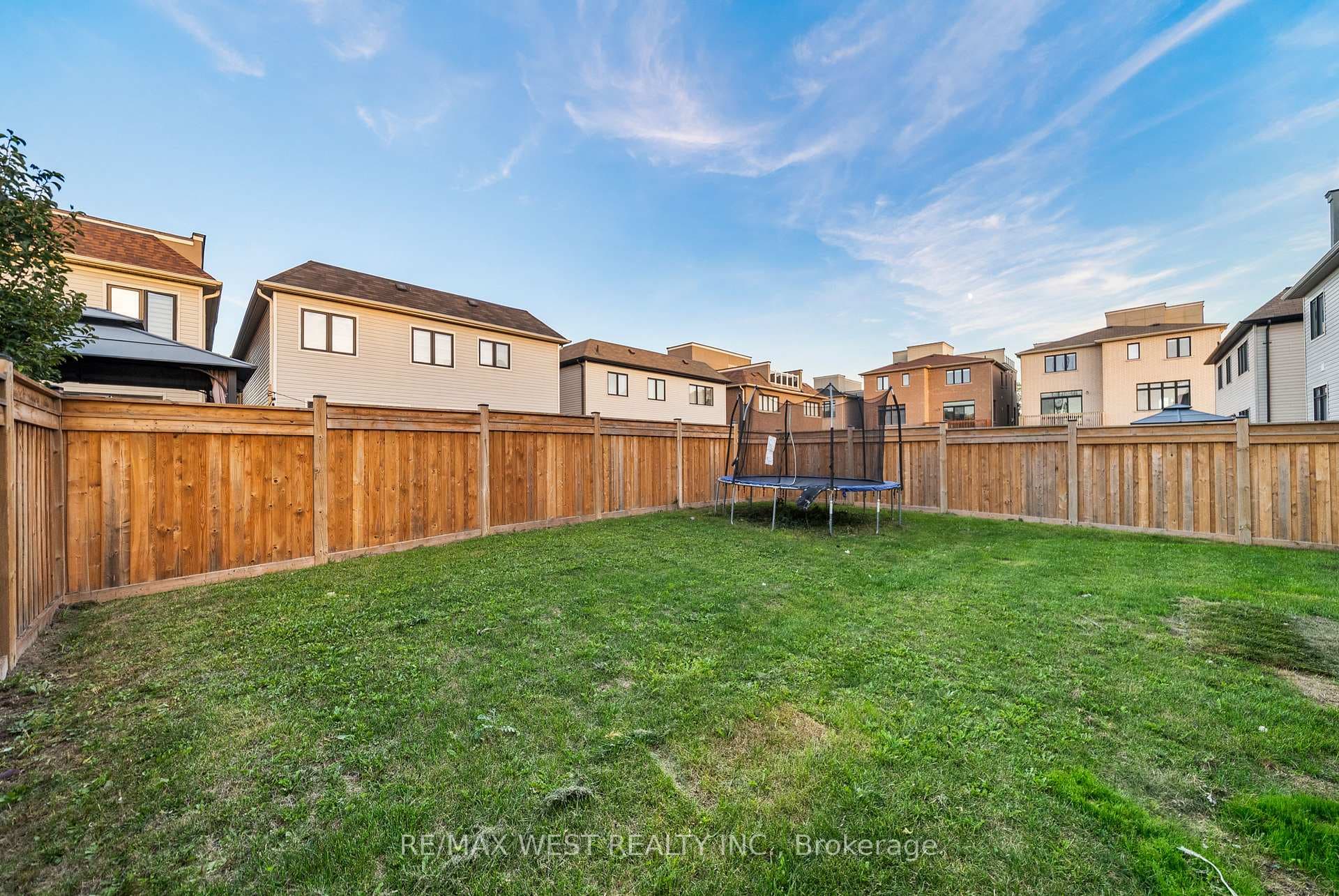 15 Larkin Lane photo 16