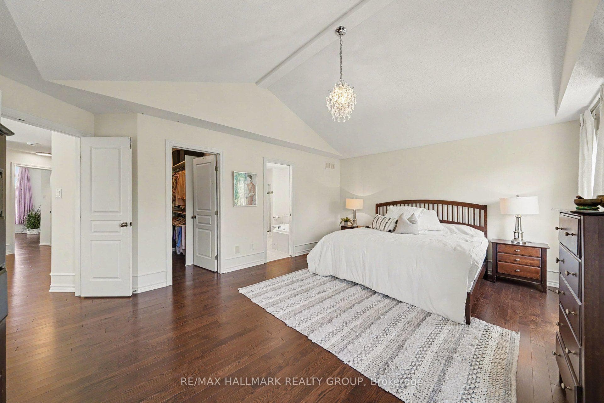 938 Wildcarrot Crescent photo 24