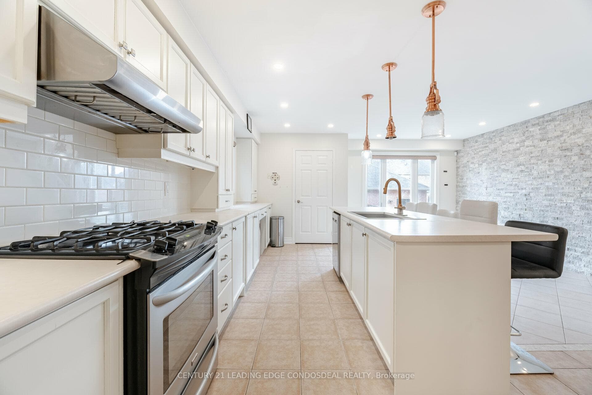 540 Hoover Park Drive photo 13