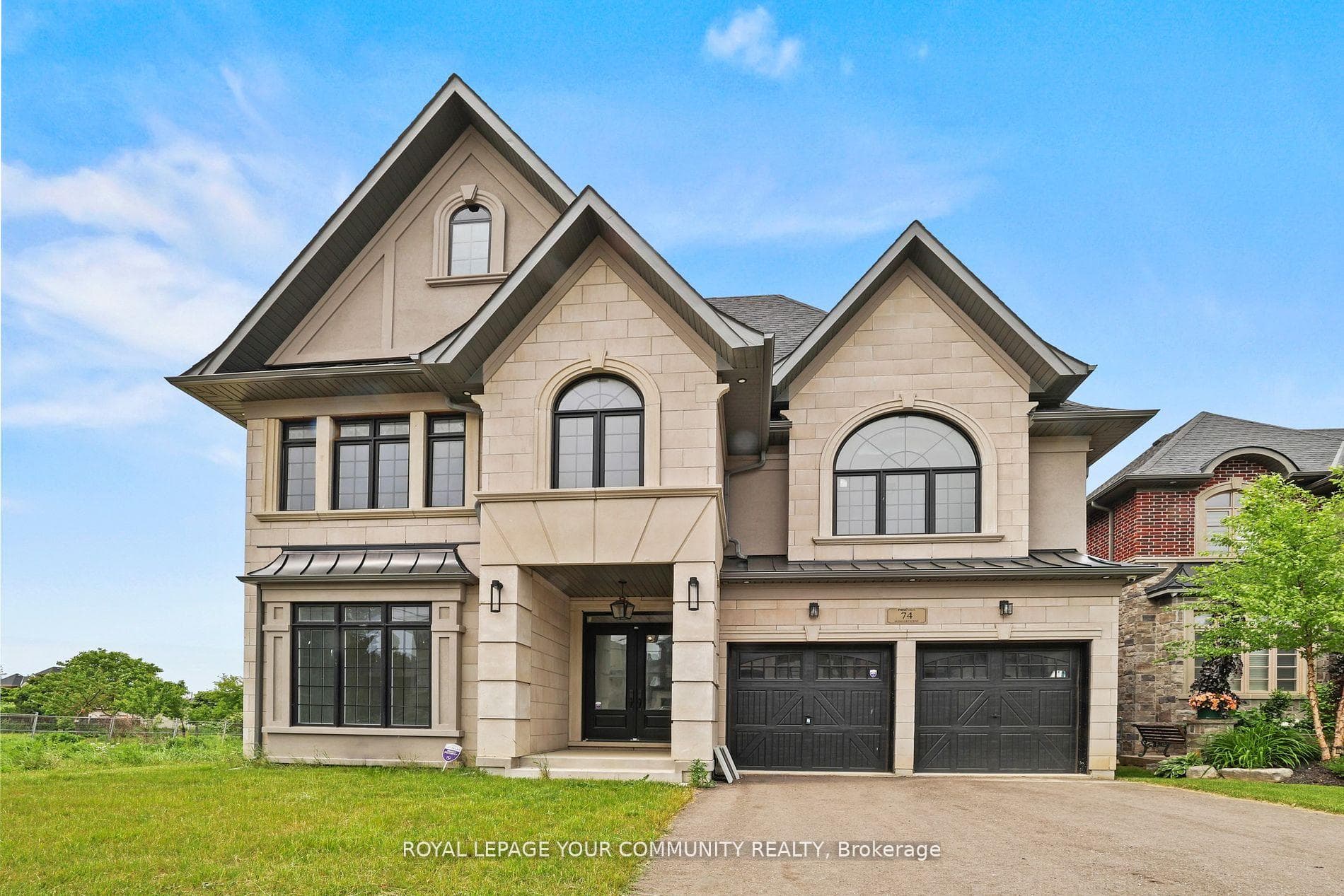 74 Bond Crescent photo 1