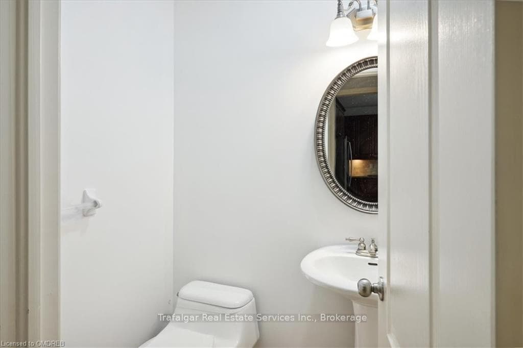 2379 ROCK POINT Drive photo 9