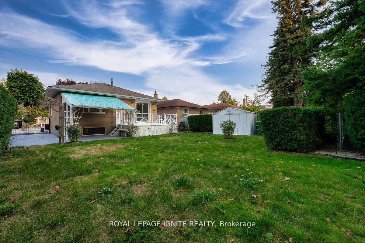 42 Mossbank Drive photo 32