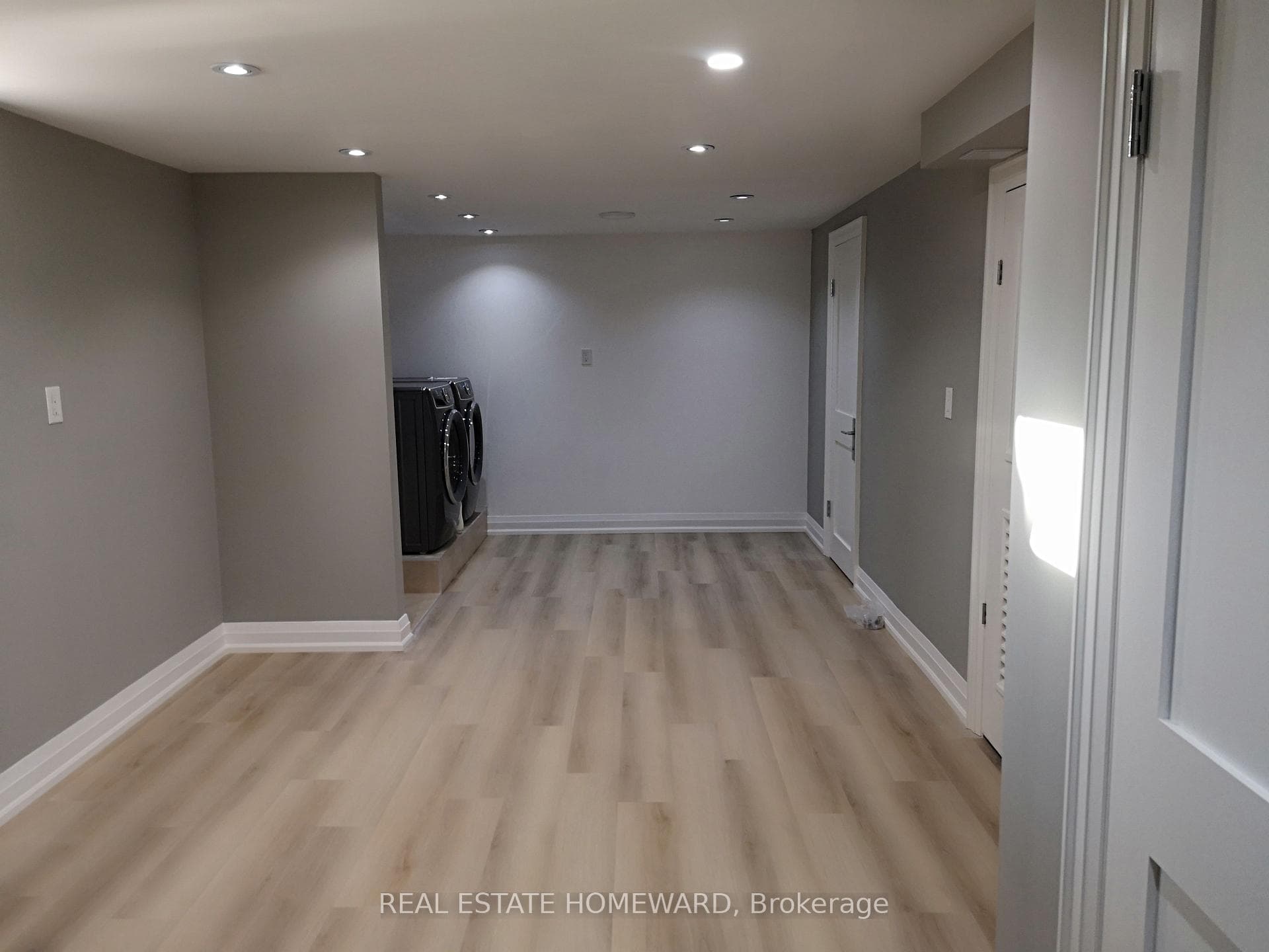 15 La Salle Drive photo 22