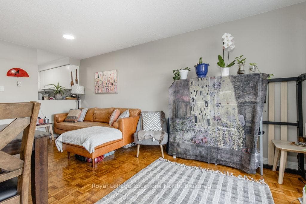 191 Earlscourt Avenue photo 6