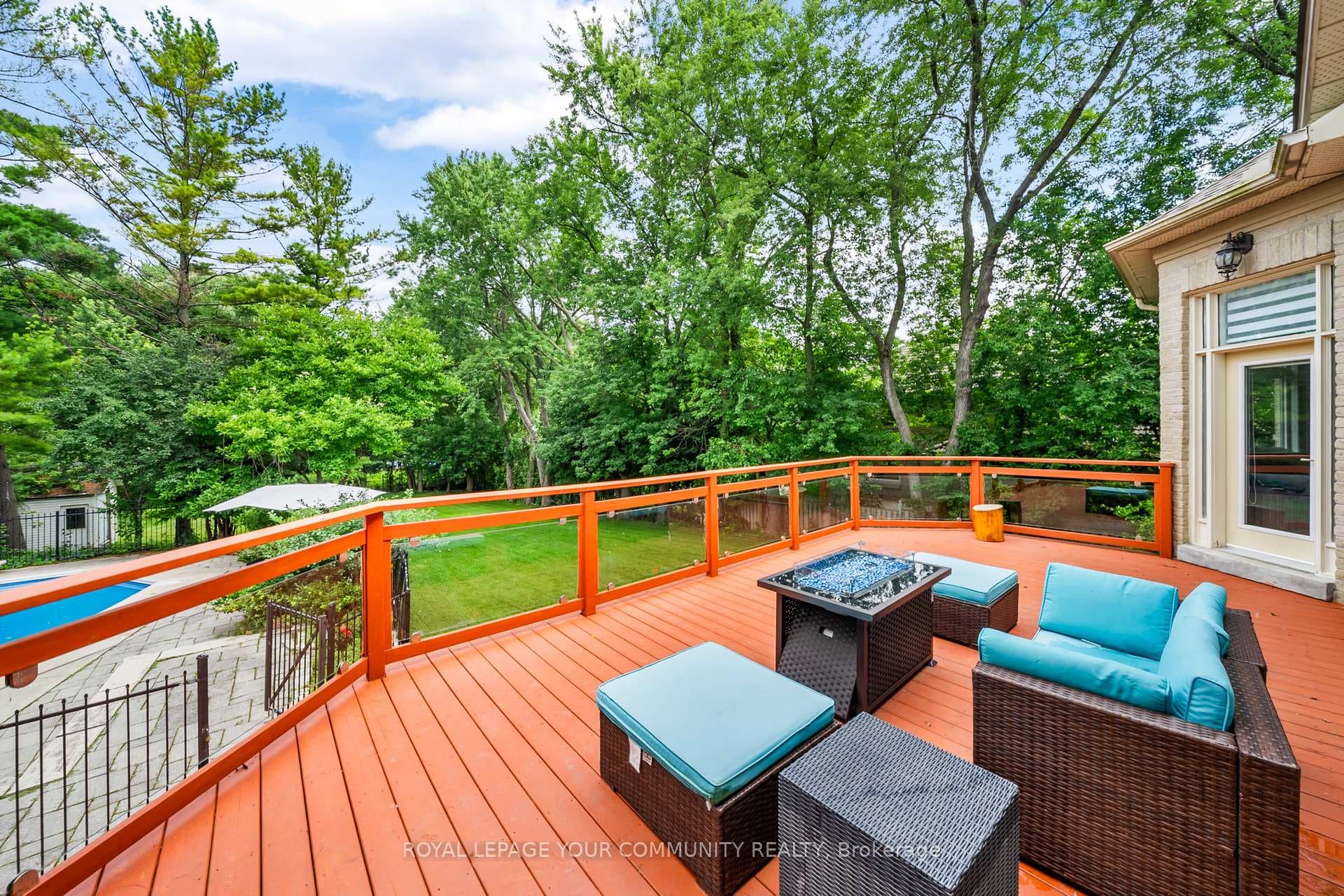 48 Arnold Avenue photo 36