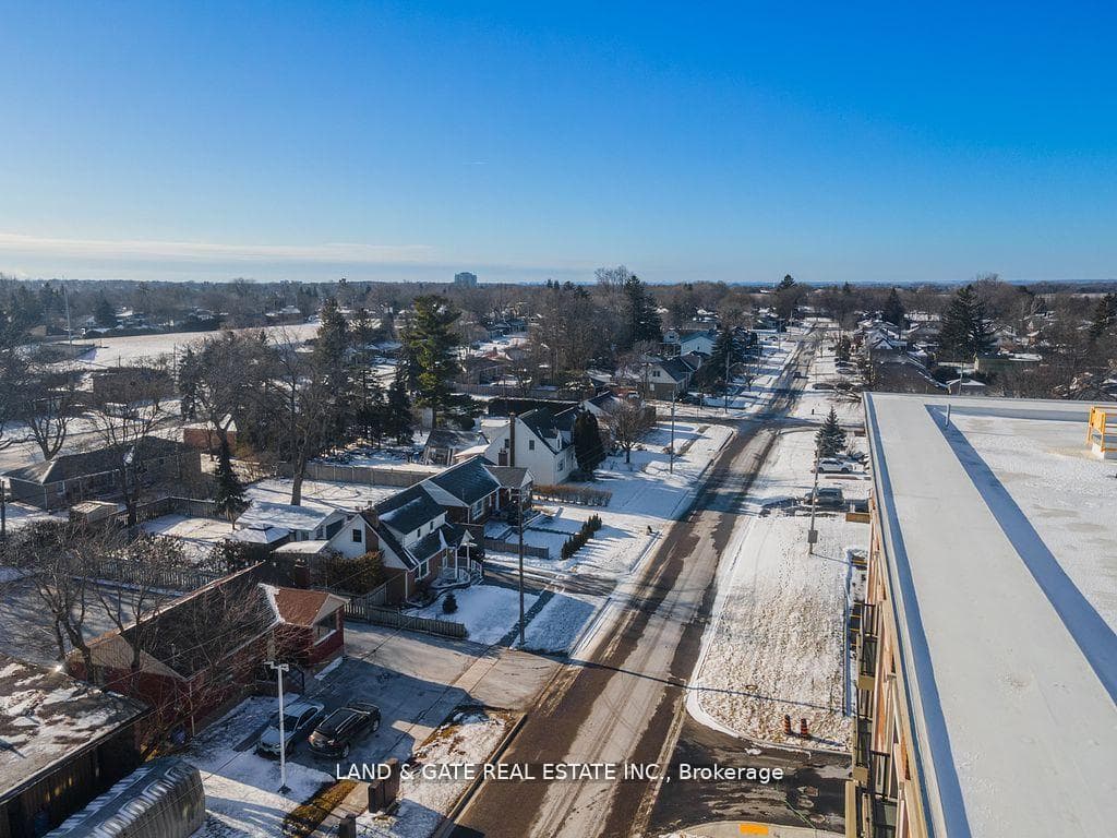 976 Simcoe Street Unit 201 photo 2
