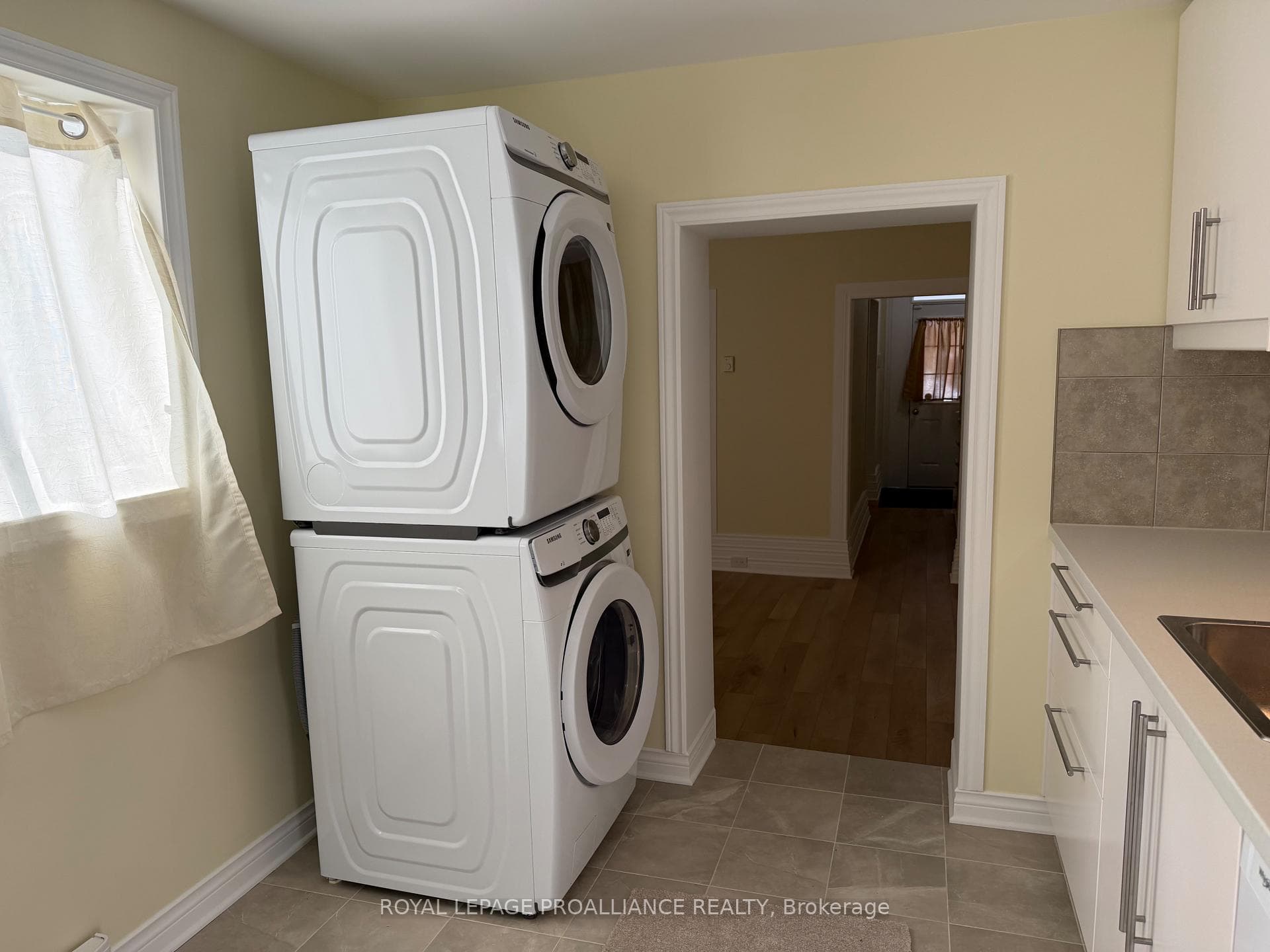 71 BUELL Street photo 11