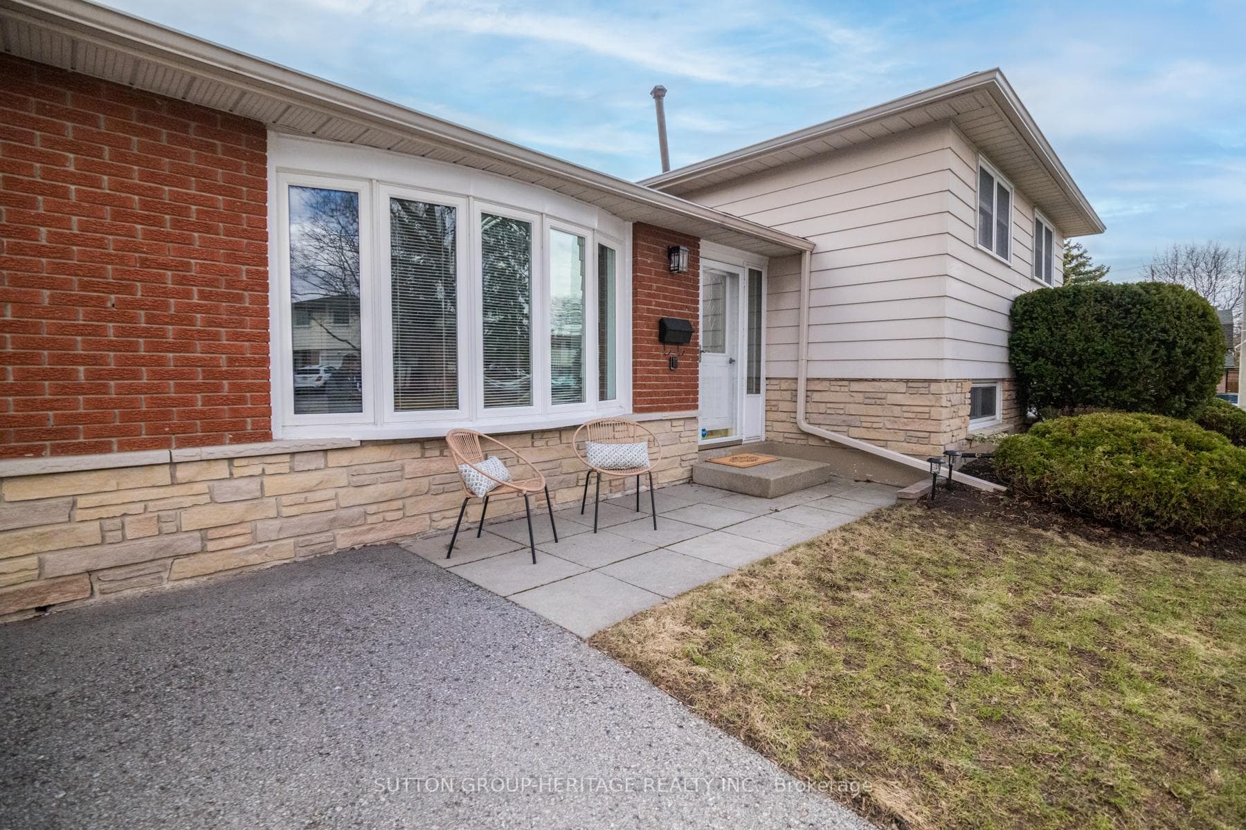 762 Clifton Drive photo 3