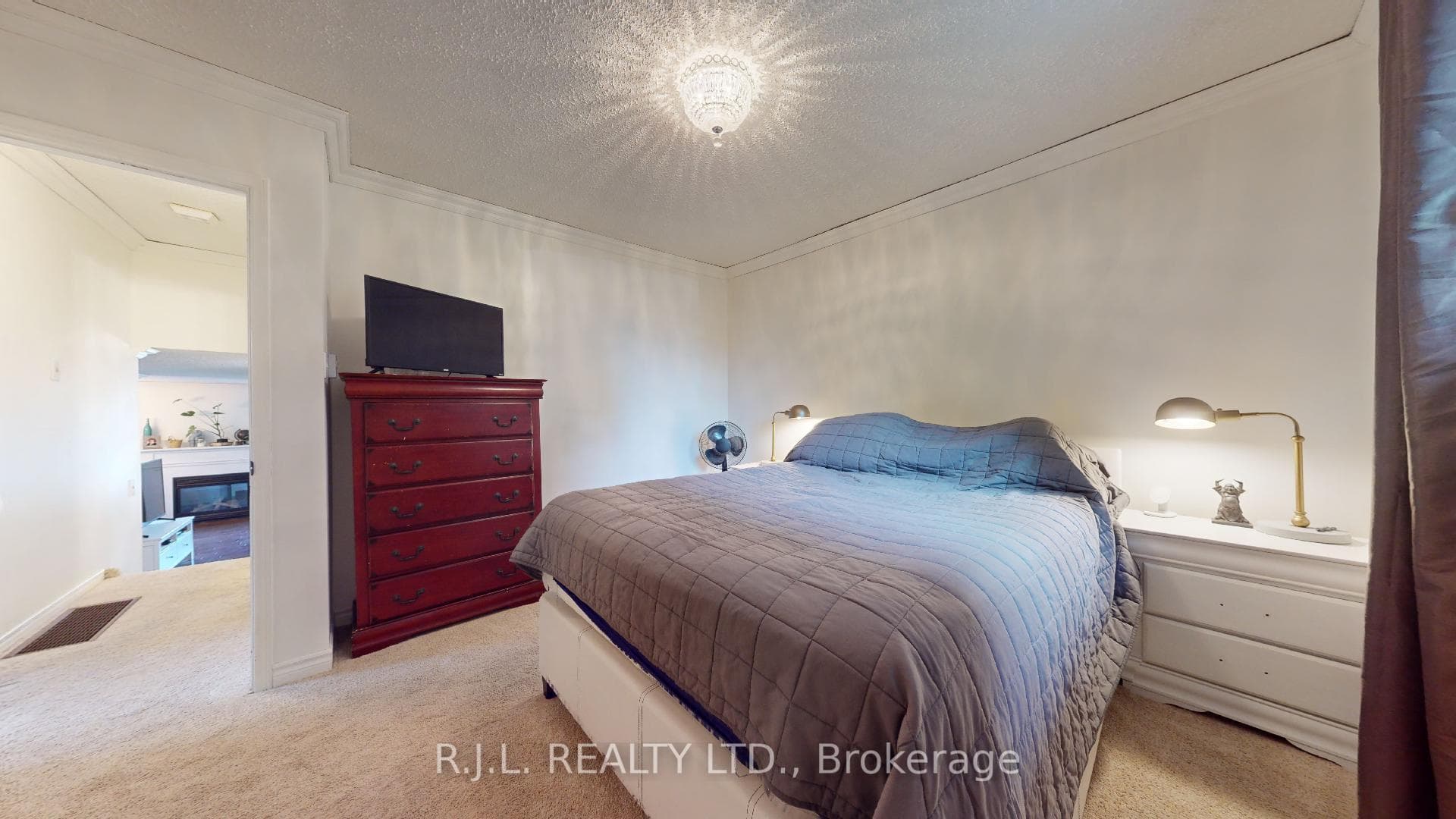 8 Coyle Crescent photo 25