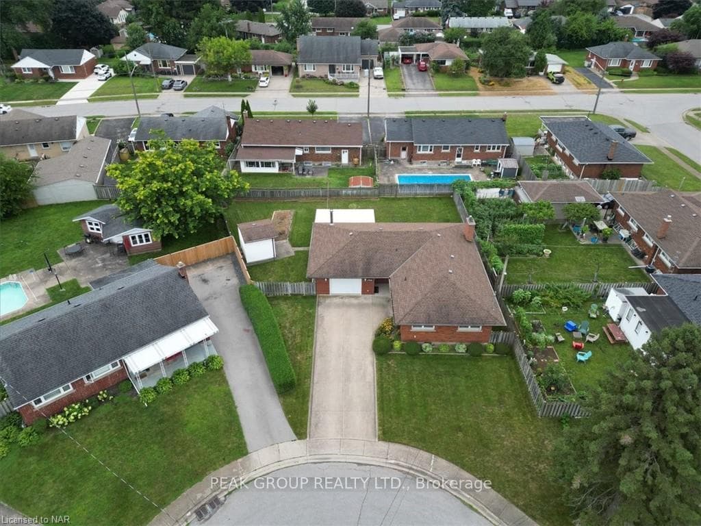 5966 BARTON Crescent photo 33