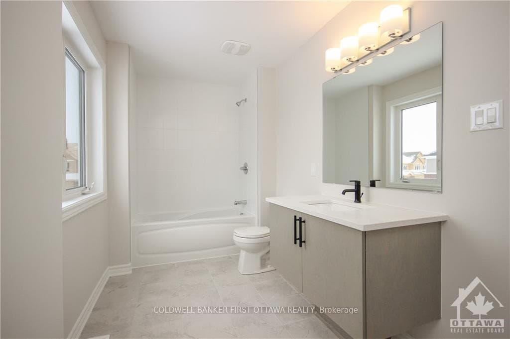 72 FOCALITY Crescent photo 25
