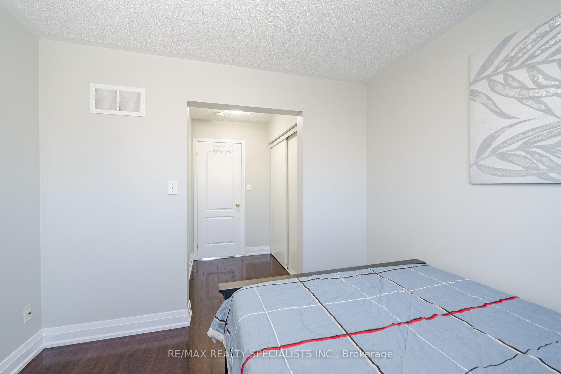 13 Coachlight Crescent photo 23