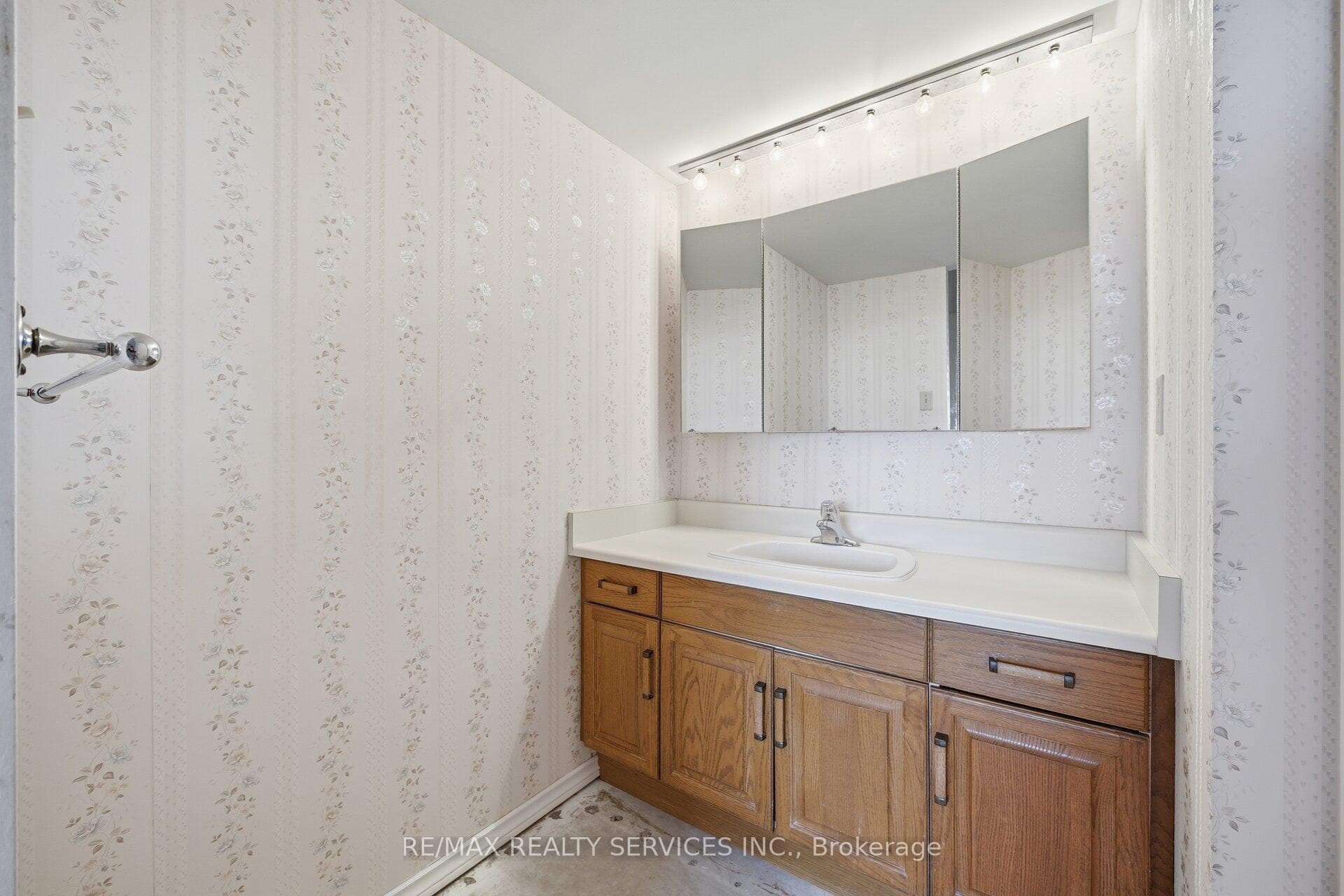320 Mill Street Unit 302 photo 27