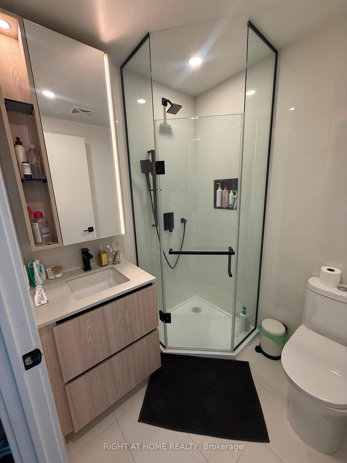 699 Sheppard Avenue Unit 520 photo 4