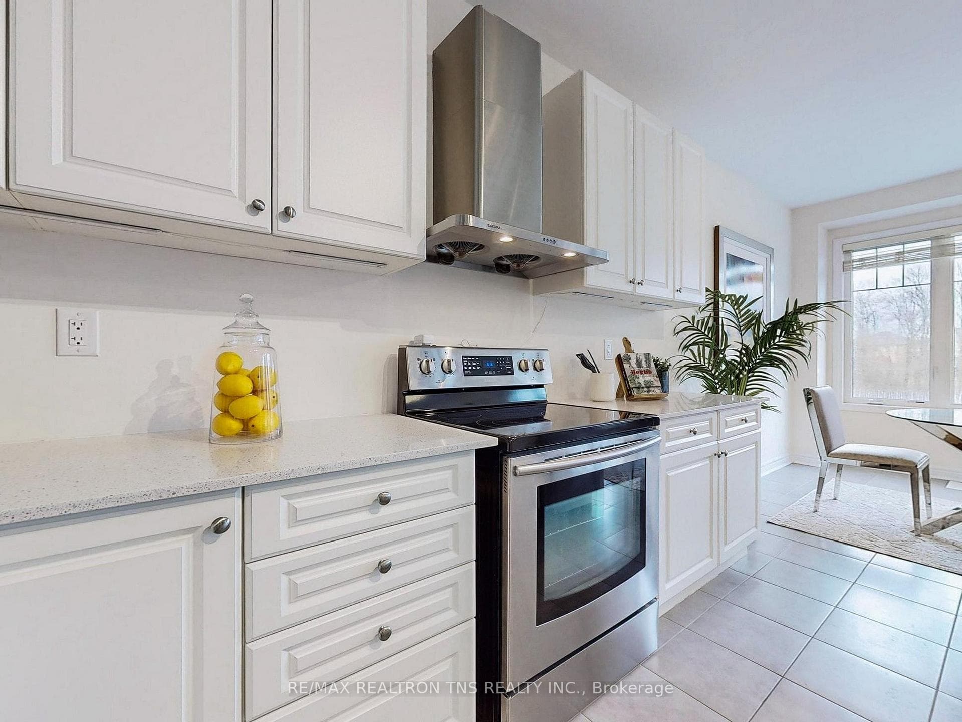 105 Roy Harper Avenue photo 14