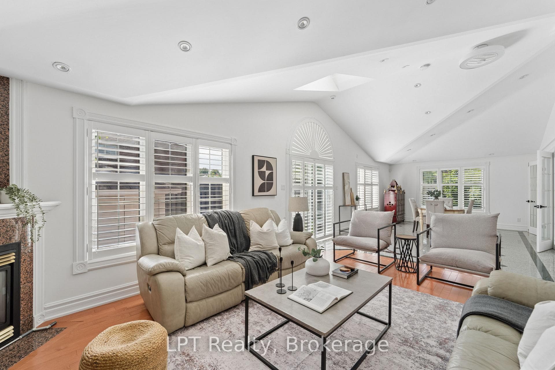 1 Mayfield Crescent photo 22