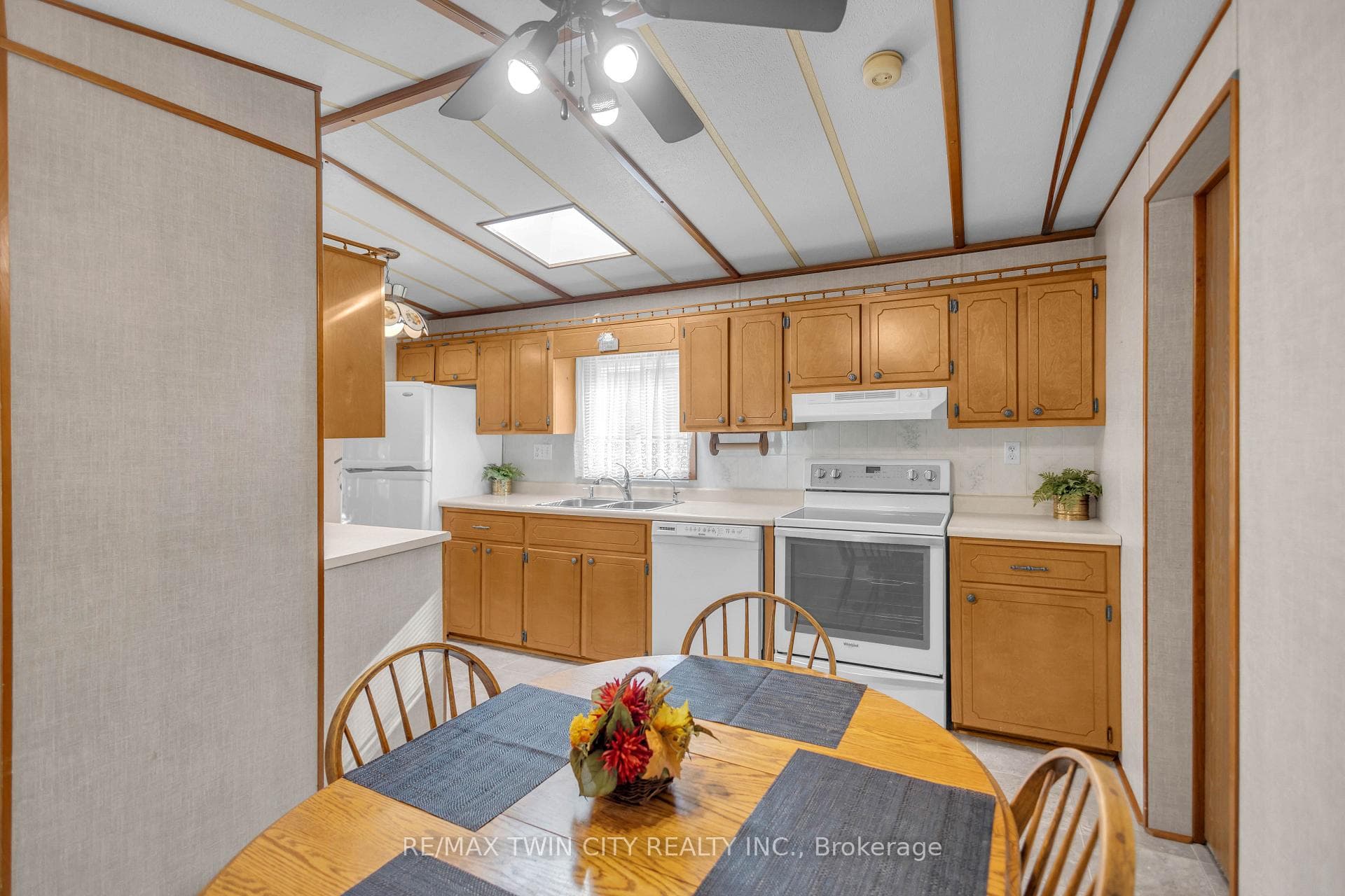 673 Brant Waterloo Road Unit 505 photo 7