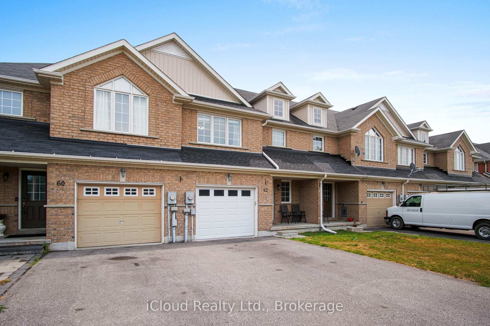 62 McMann Crescent photo 3