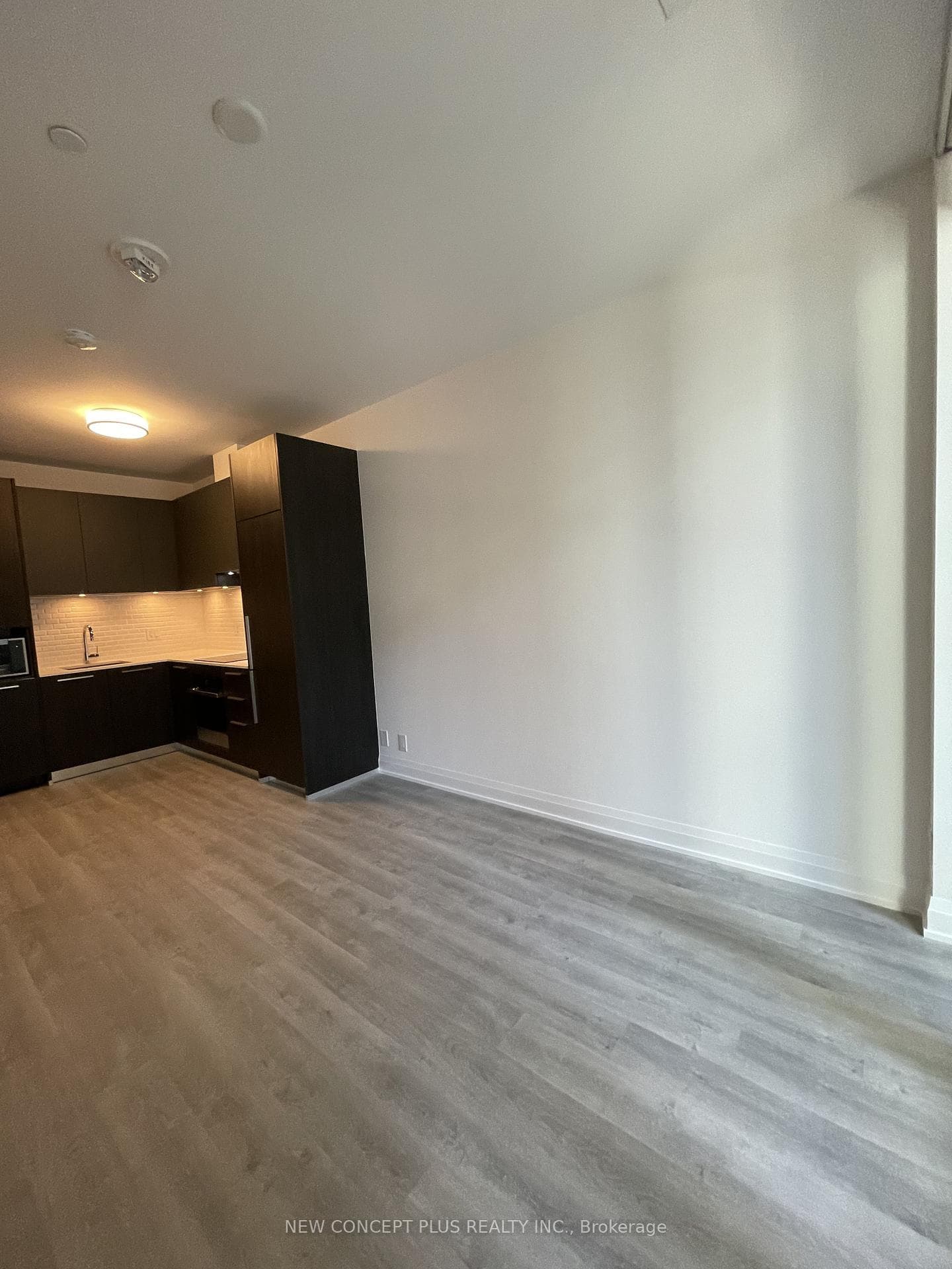 65 Broadway Avenue Unit 403 photo 14