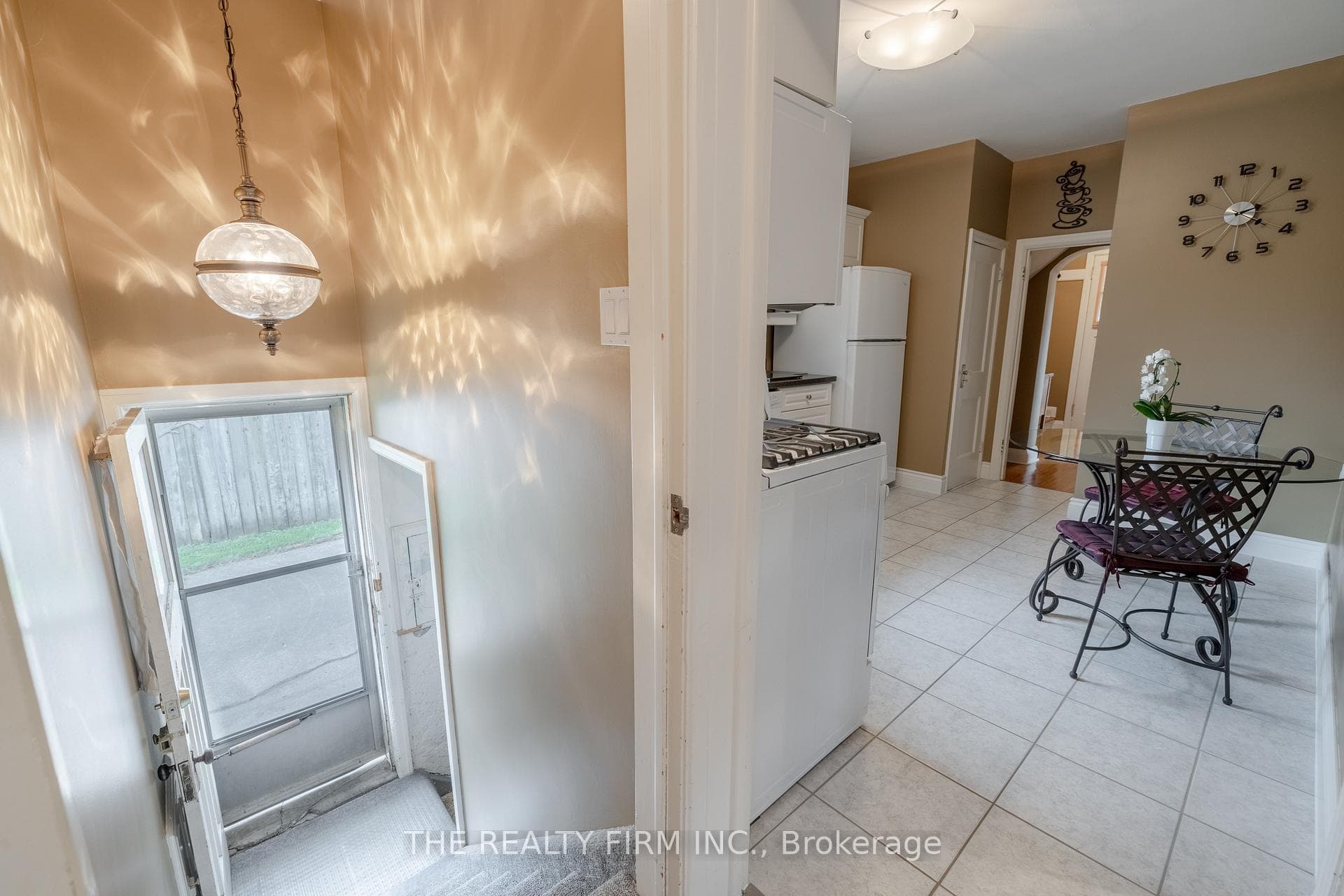 384 Spruce Street photo 23