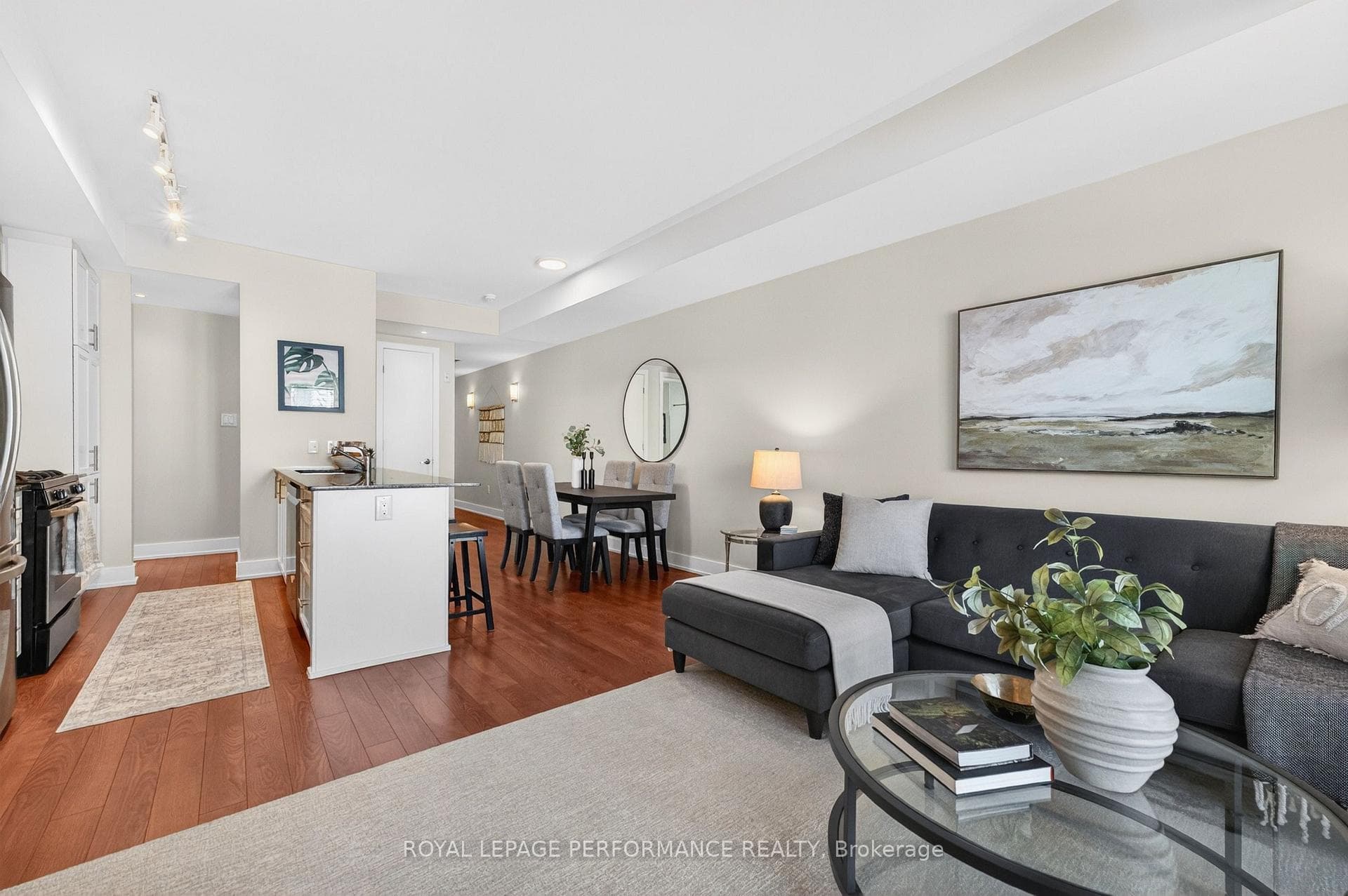 131 Holland Avenue Unit 203 photo 8