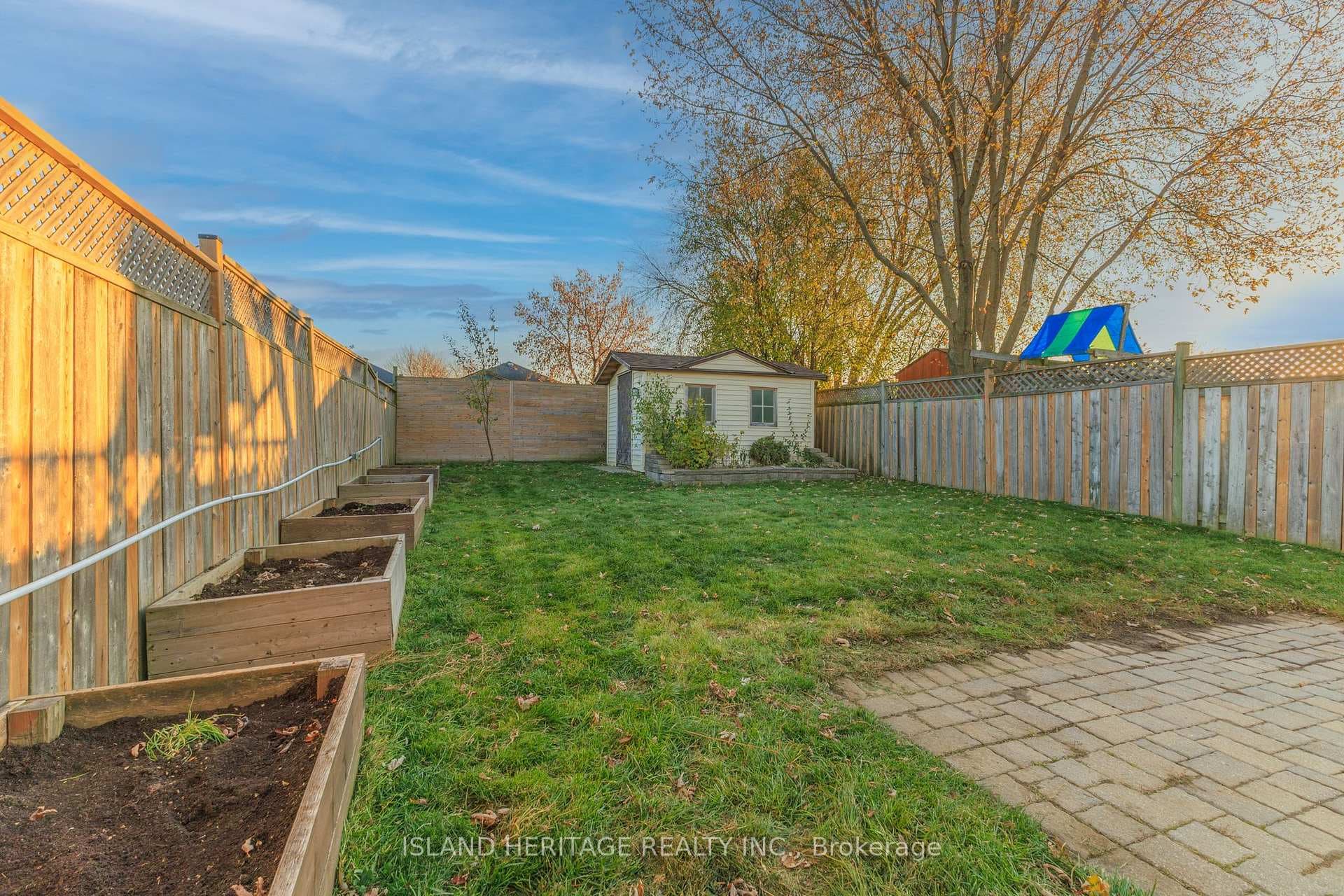 114 Turnberry Crescent photo 46