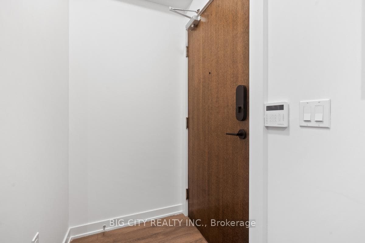 100 Eagle Rock Way Unit 210 photo 16