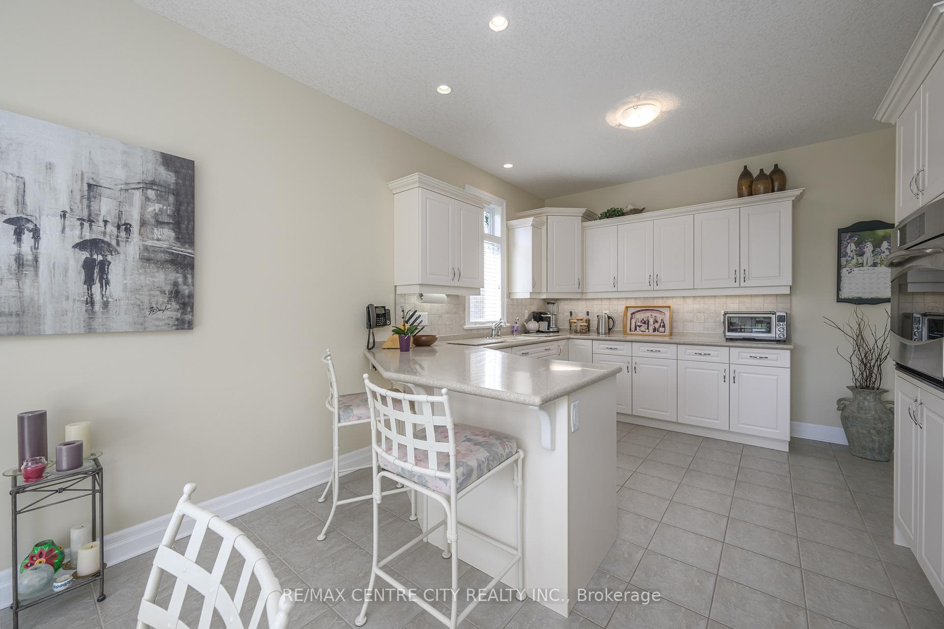 3278 Colonel Talbot Road Unit 193 photo 13