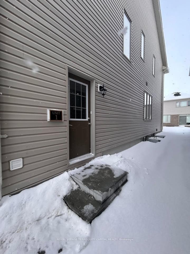 38 Prudhoe Terrace Unit Lower photo 2