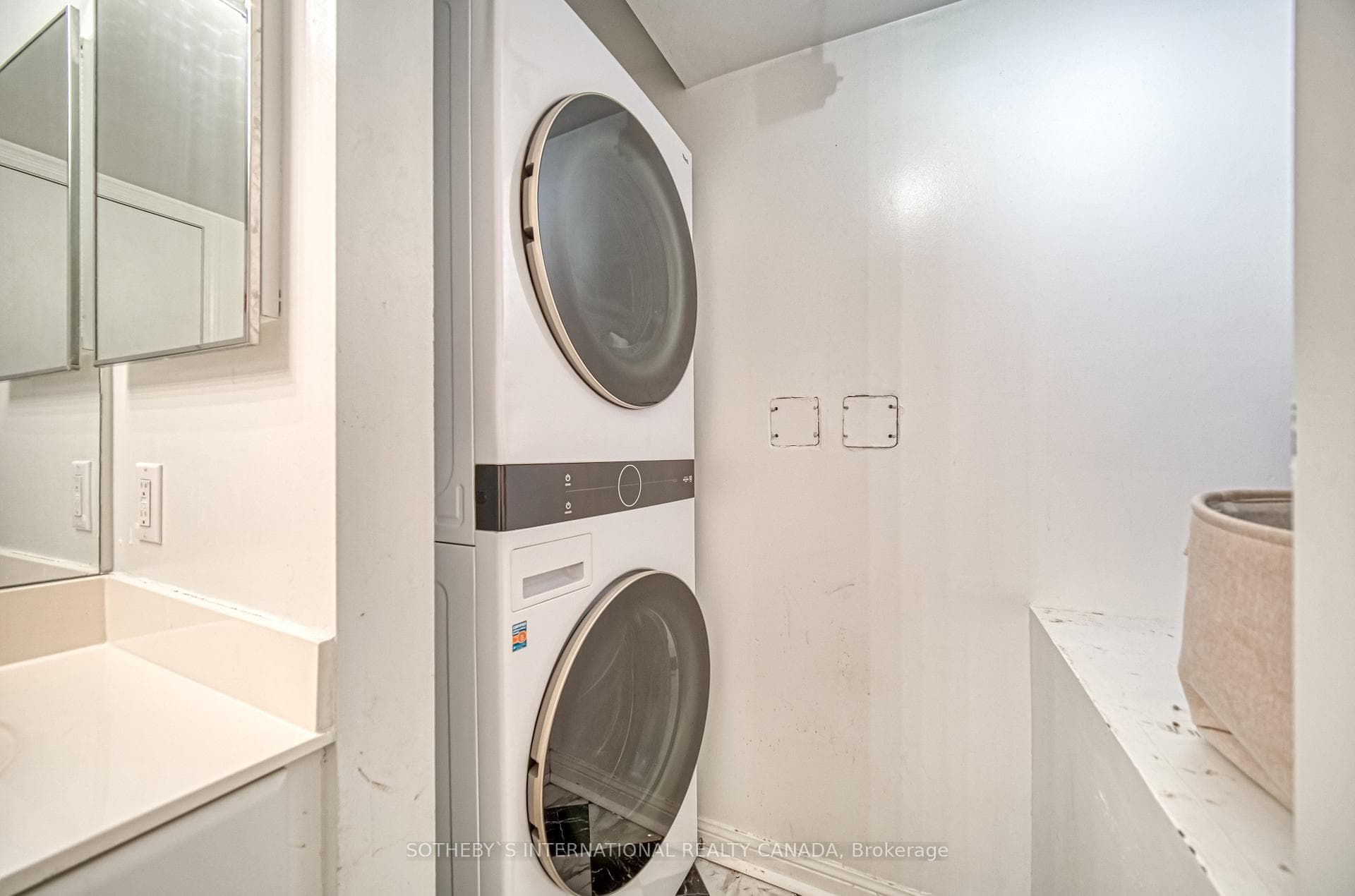 139 Merton Street Unit 840 photo 24