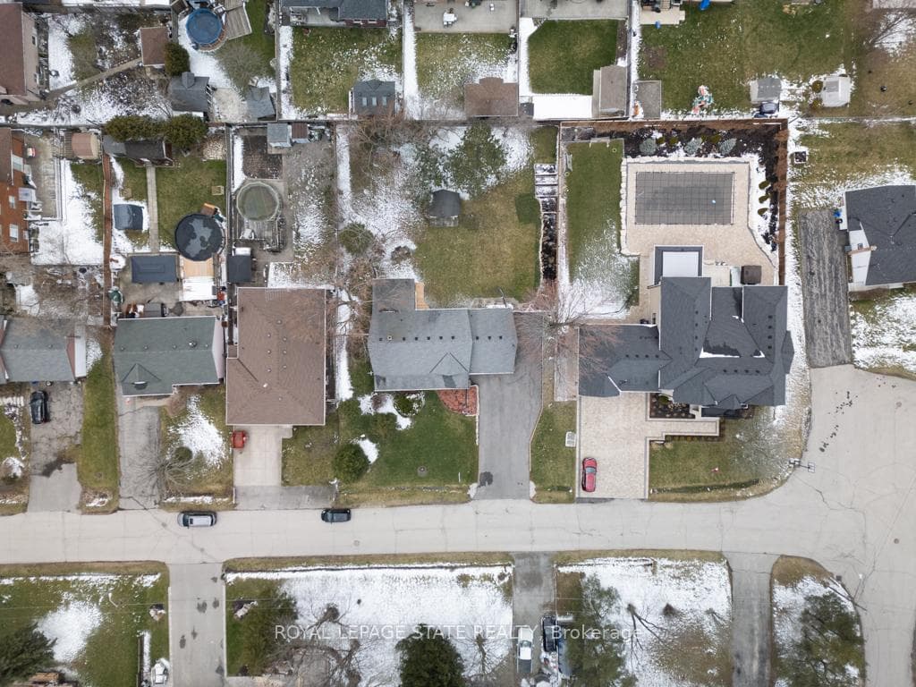 99 Byron Avenue photo 34