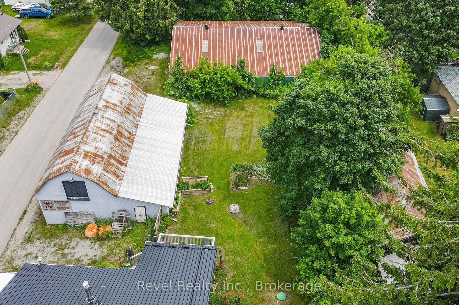 1718 Kirkfield Road photo 27