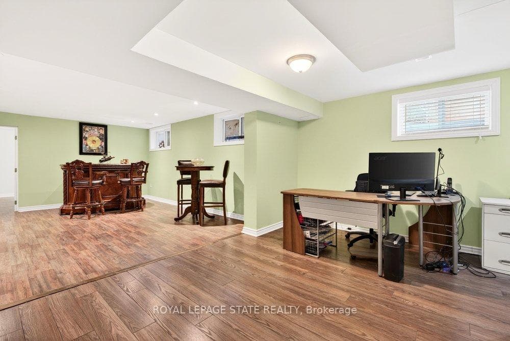 746 Quaker Road photo 33