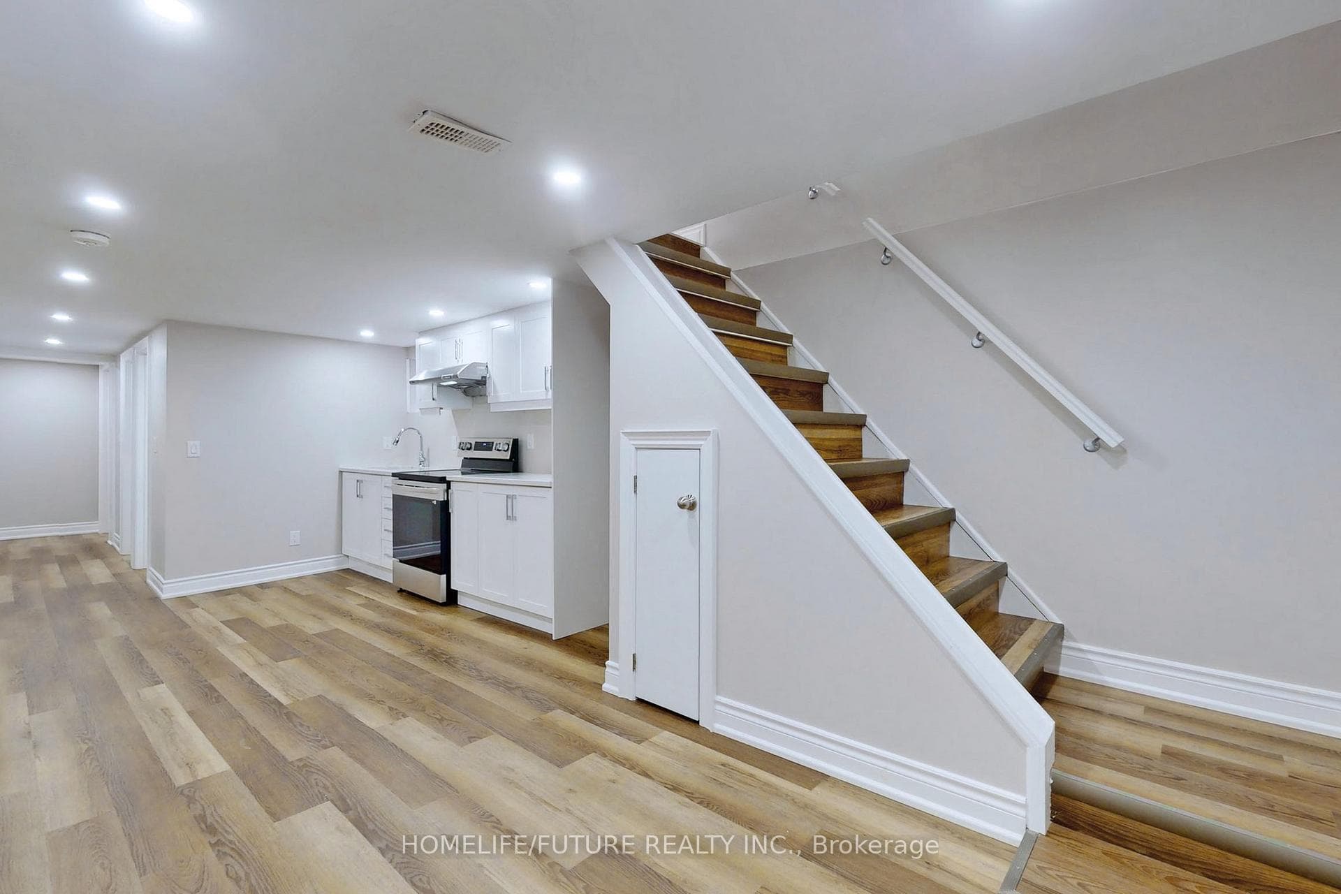 72 Treverton Drive photo 4