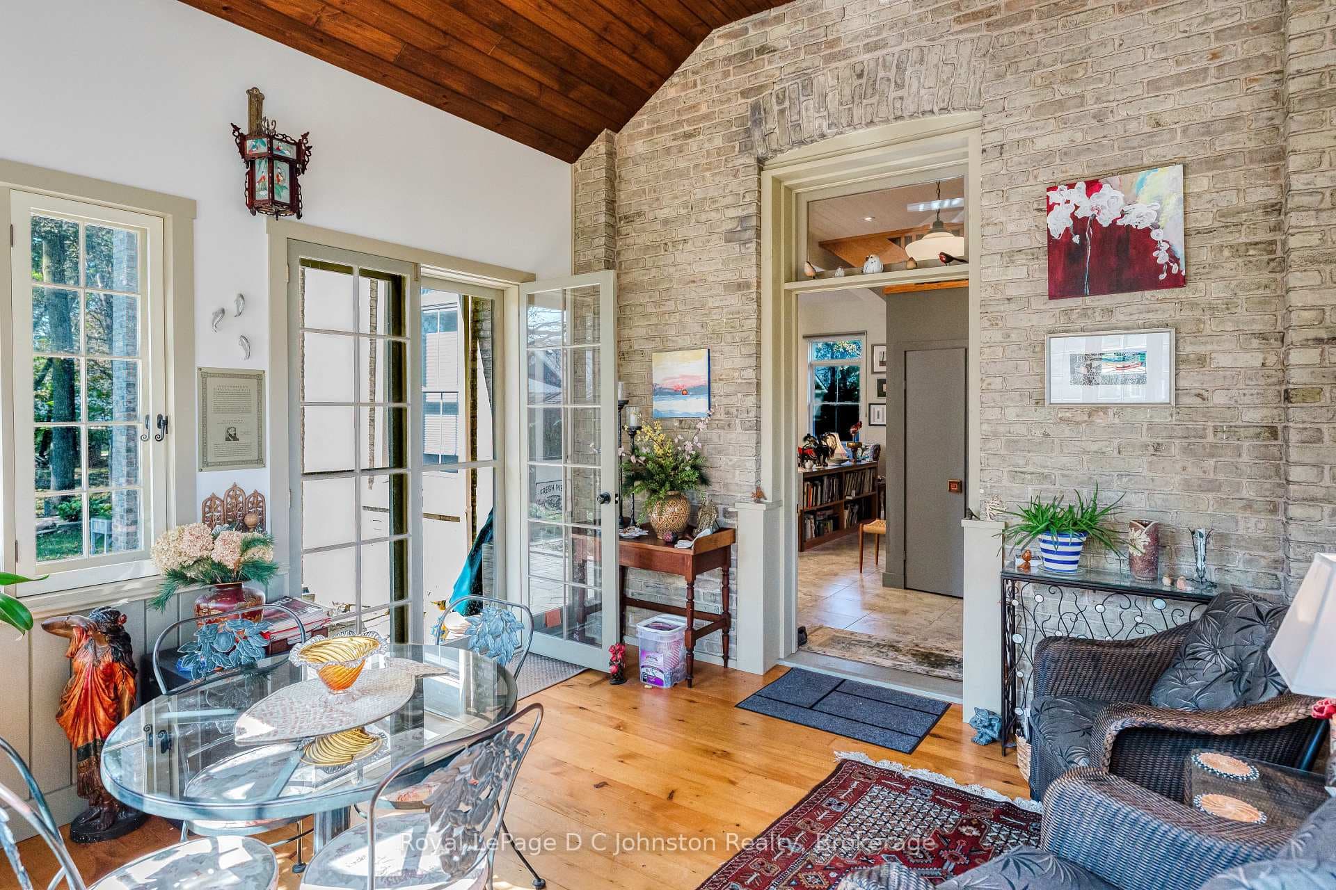 38 Albert Street photo 12
