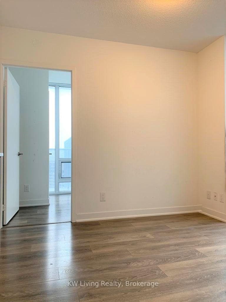 88 Harbour Street Unit 3910 photo 10