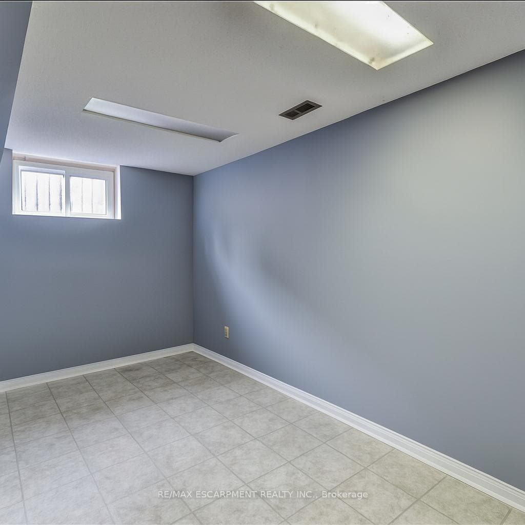 5186 BROMLEY Road photo 12
