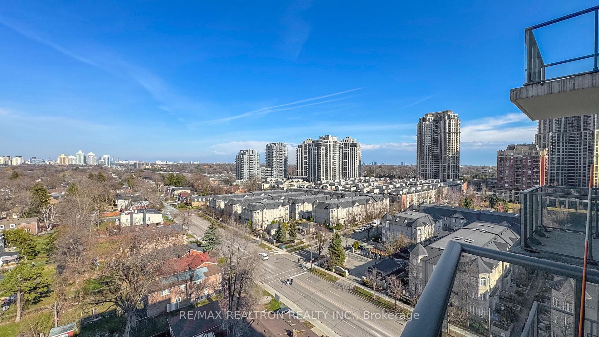 28 Avondale Avenue Unit 1102 photo 32