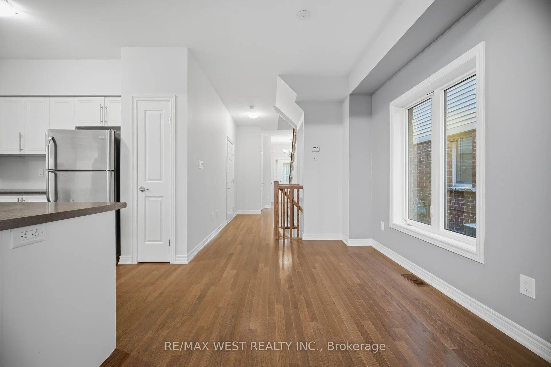 137 Echovalley Drive photo 8