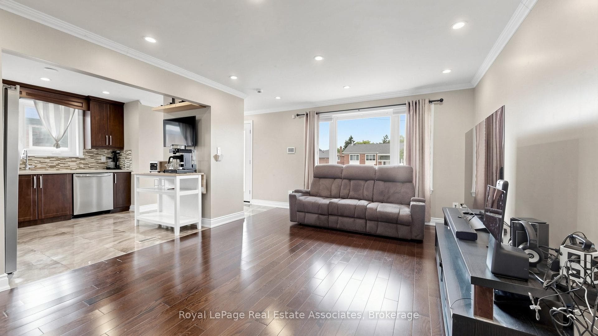 71 Addington Crescent photo 6