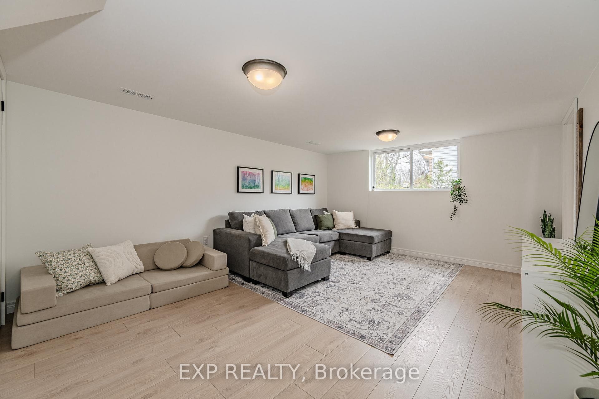 9 Coachman Crescent photo 30