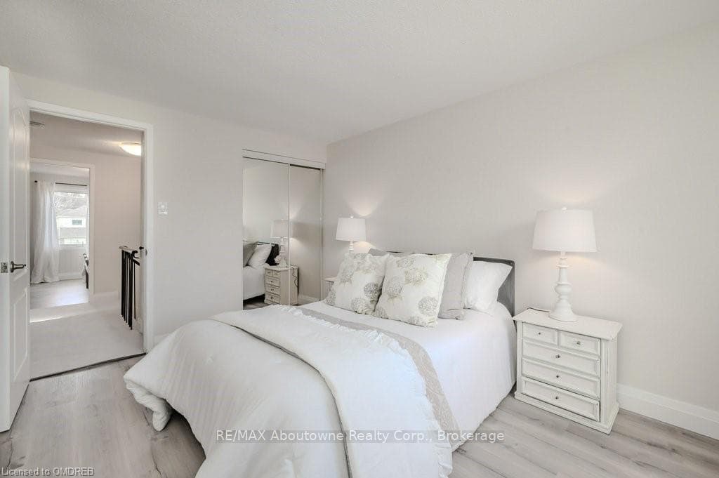 1274 BARBERRY N/A photo 14