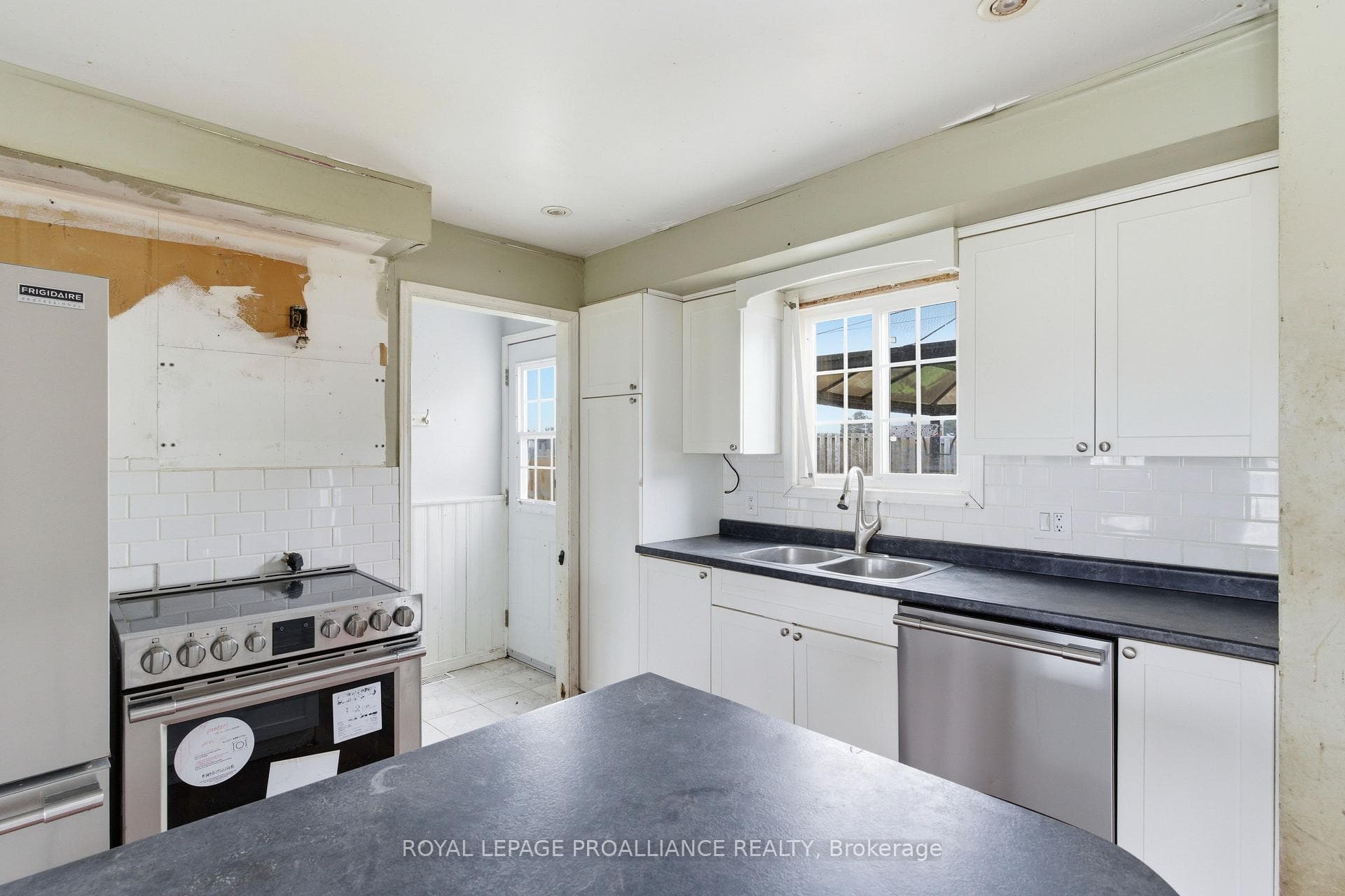 1306 Brockmount Place photo 9