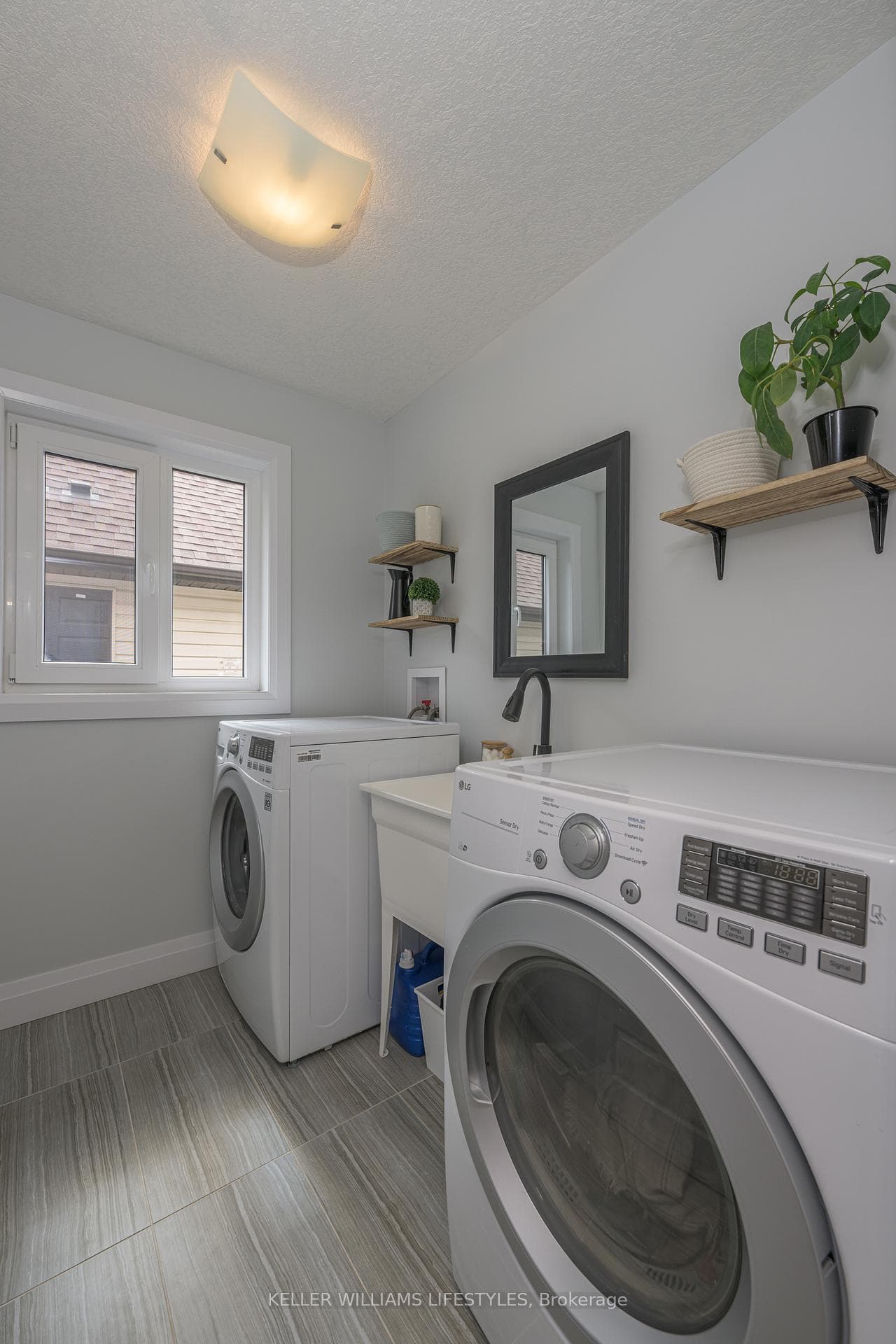 1901 CEDARPARK Drive photo 31